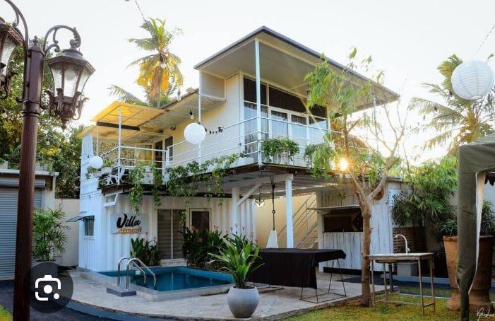 White Luxury Container Villa with Swimming Pool